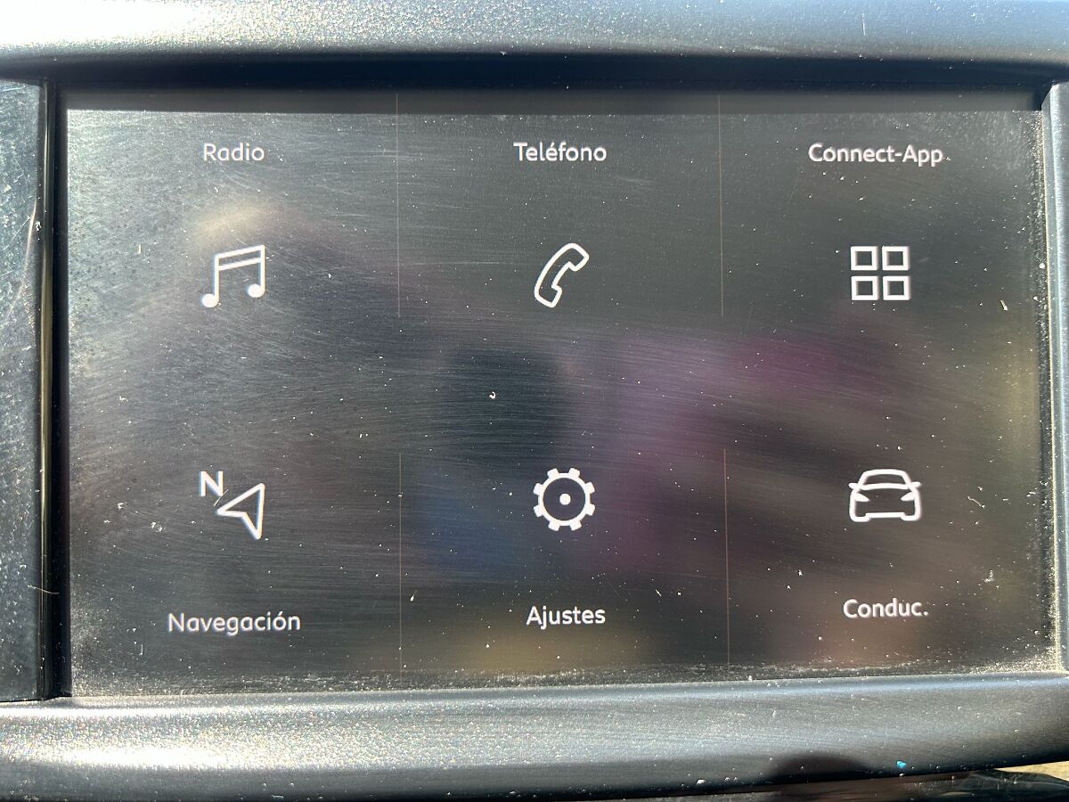PEUGEOT 2008 ALLURE 1.2 E-THP AUTO SPANISH LHD IN SPAIN 41000 MILES SUPERB 2019